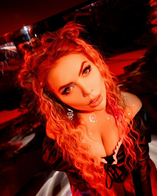 Карина Кросс